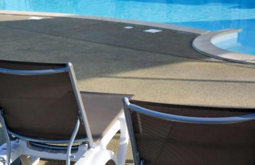 Jullouville-les-Pins House | Mobil-home luxueux à Jullouville, 200m plage, piscine chauffée, pour 6 personnes - FR-1-361A-73