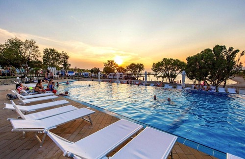 Municipality of Omisalj House | Mobile Home in Omisalj by Pusca Bay Beach