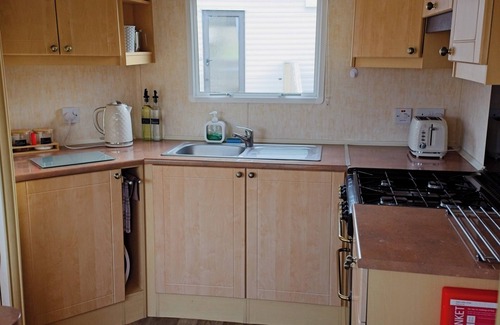 Lecemy Cabin | Mobile Home - Sleeps 6 - Pet friendly - Patio