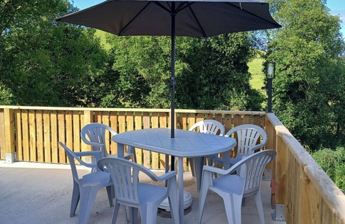 Lecemy Cabin | Mobile Home - Sleeps 6 - Pet friendly - Patio