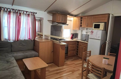 Saint-Cyprien House | Mobilheim 2 Schlafzimmer, TV, Klimaanlage, überdachte Terrasse 4 Personen
