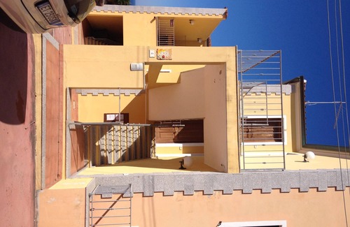 La Muddizza Apartment | Modern 1 bed Apartment Sleep 3 sea View Only 700mt From sea