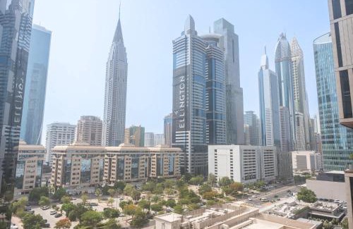 DIFC Apartment | Modern 1 Bed in Central Park Sleeps 2 with Pool