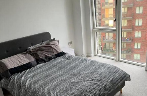Newham Apartment | Modern 1 Bedroom apartment in Docklands (Gallions Reach)