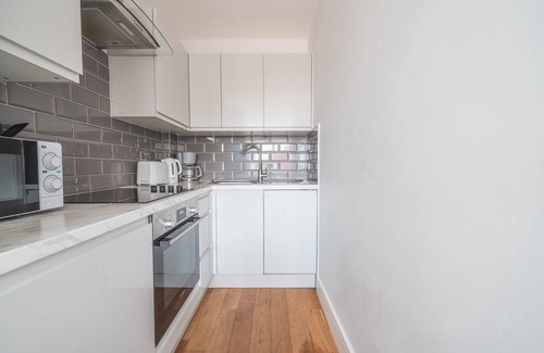 Eastleigh Apartment | Modern 1 Bedroom Apartment in Central Eastleigh