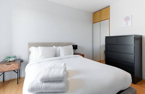 Haggerston Apartment | Modern 1 Bedroom Apartment in Haggerston - Nr Shoreditch, Dalston, Islington