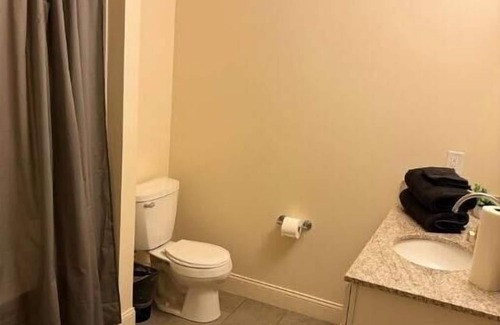 Market East District Apartment | Modern 1 Bedroom Downtown Apartment
