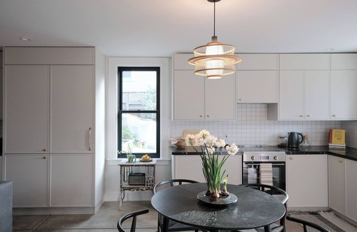 North Berkeley Apartment | Modern 1-bedroom garden apartment in Berkeley Victorian