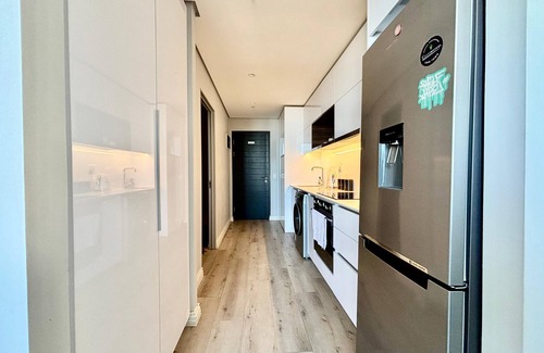 Cape Town City Centre Apartment | Modern 1-bedroom with WiFi, fitness room, rooftop in amazing Cape Town