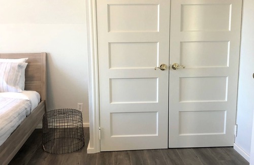 West Alameda Apartment | Modern 1bdrm retreat + private balcony sleeps 4