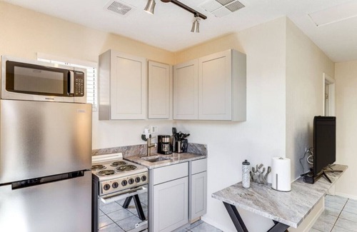 Encanto House | Modern 1BR Casita Near Downtown PHX