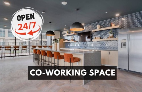 Mile Square Apartment | Modern 1BR in Indy | Walk to Bars & Events