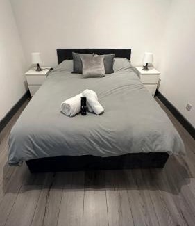 Burnley House | Modern 2 Bed near Turf Moor Football Stadium, Parks, Canal and Lake