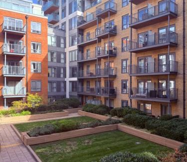 Whittington Apartment | Modern 2-Bedroom 2-Bath Apartment- Contractors and Long Stays Dis-Count