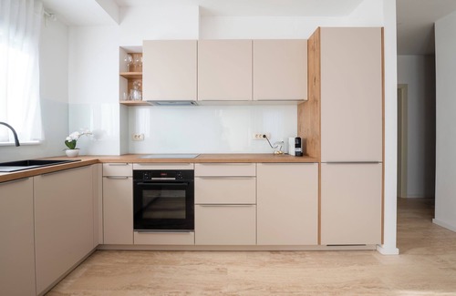 Kraljevec Sesvetski Apartment | Modern 2-Bedroom Apartment Kona - Free Parking & Self Check-In