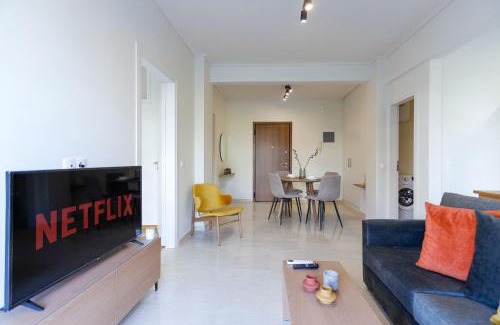 Glyfada Apartment | Modern 2-Bedroom Apartment in Downtown Glyfada