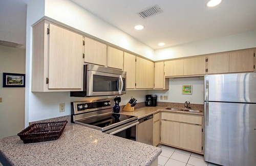 Captiva House | Modern 2-Bedroom Retreat Steps from Captiva Beach