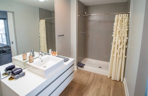 Downtown Apartment | Modern 2 BR with Balcony downtown GR