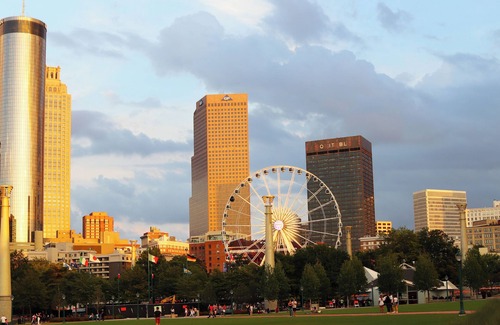 College Park Apartment | Modern 2BR 1BA - 5-min to ATL Airport - Free Parking-3B