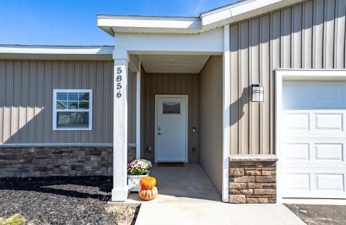 Grandville House | Modern 2BR 2BA New Build Condo with Garage & Patio