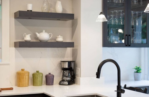 Upper Village House | Modern 2BR/2BA Townhouse: HotTub & Pvt Garage!