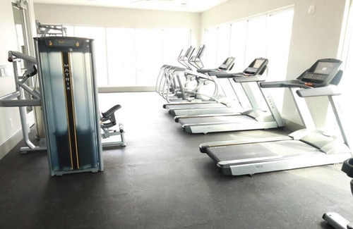 Downtown Baltimore Apartment | Modern 2br 2Bth Downtown Baltimore Apt. w/Pool