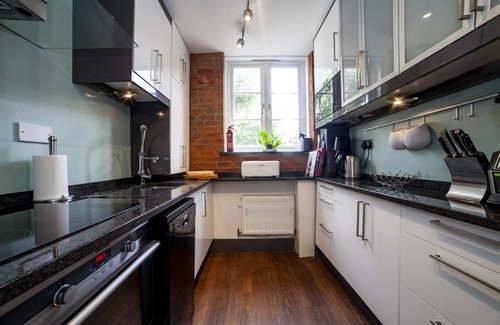 Chelsea Riverside Apartment | Modern 2BR Apt, Chancery Lane