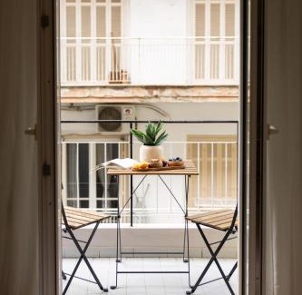 Thessaloniki City Centre Apartment | Modern 2BR Apt with Balcony, Central Thessaloniki