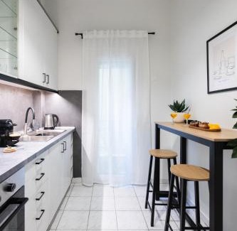 Thessaloniki City Centre Apartment | Modern 2BR Apt with Balcony, Central Thessaloniki
