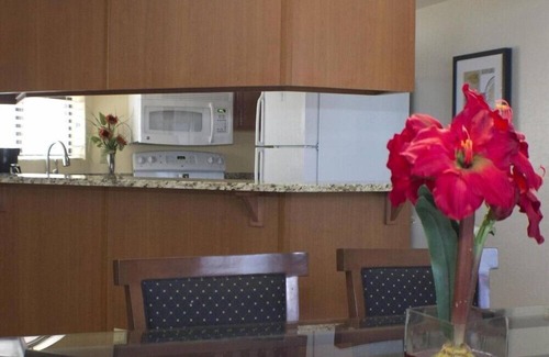 Arcadia Condo | Modern 2BR Condo with Tennis Courts near Camelback Mountain