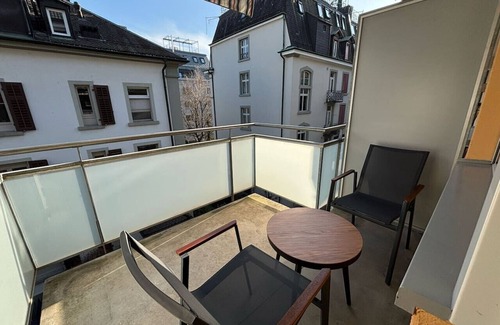 Seefeld Apartment | Modern 2BR in the city center - Hösch 12