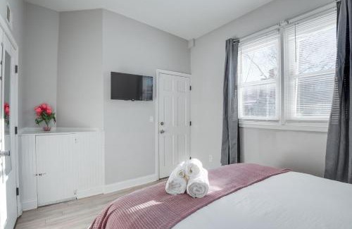 Trinidad Apartment | Modern 2BR Near H St Walk to Union Market and Metro