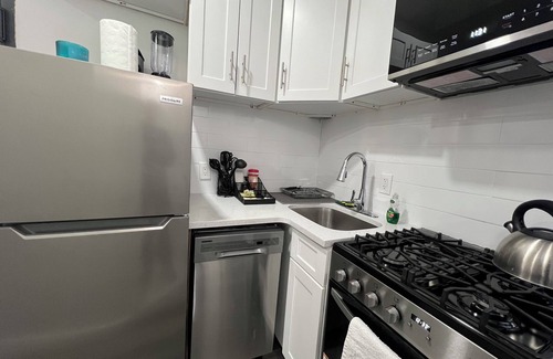 Garment District Apartment | Modern 2BR Steps from Times Sqaure