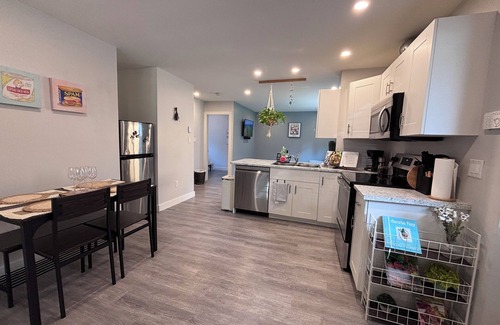 North Cowichan House | Modern 2BR Suite with Sauna, Cold Pl, Private Yard, & EV – Pet Friendly