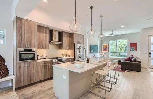 Glenwood Grove - North Iris House | Modern 3 BDR S'Park Boulder Townhome