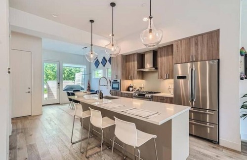 Glenwood Grove - North Iris House | Modern 3 BDR S'Park Boulder Townhome