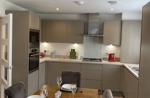 Saunderton House | Modern 3-Bed Cottage Nestled in the Chiltern Hills