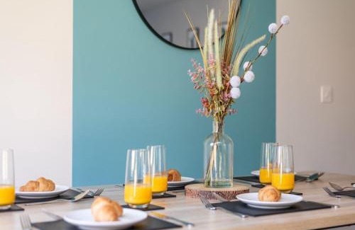 Ashford House | Modern 3 Bed House For 5- Central - Free Parking