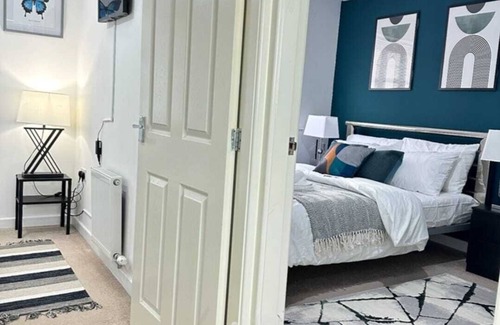 Birkenhead House | Modern 3 Bed House 10 mins from central Liverpool