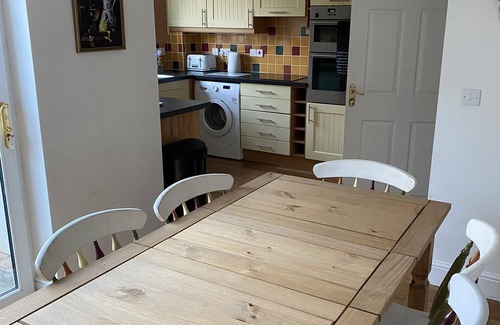 Cubert House | Modern 3 bed house in Cubert, near to beaches at Holywell, Polyjoke, Crantock.