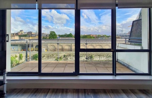 Islandbridge Apartment | Modern 3 bedroom apartment, with city river views!