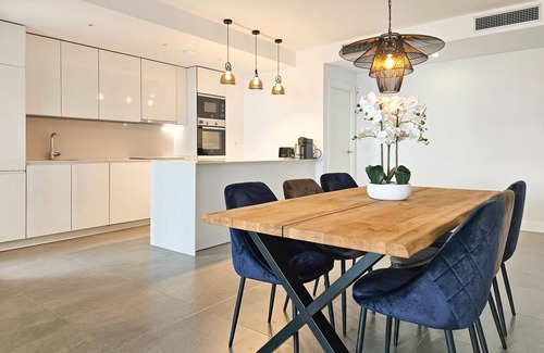 Puerto de la Duquesa Apartment | Modern 3 bedroom apartment with amazing facilities