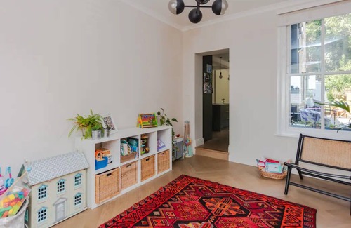 Peckham Rye House | Modern 3 Bedroom Home in Honor Oak beside Nature Reserve