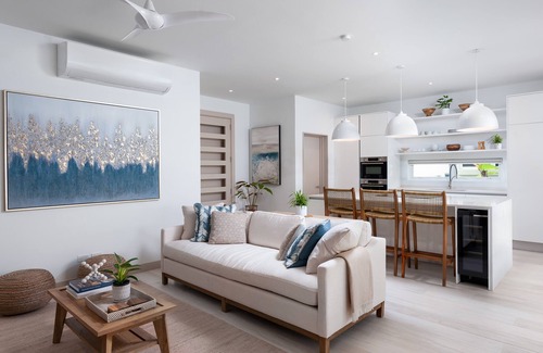 Porters Villa | Modern 3 bedroom villa in gated community. Just 5 mins to Holetown & Beaches