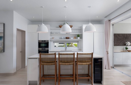 Porters Villa | Modern 3 bedroom villa in gated community. Just 5 mins to Holetown & Beaches