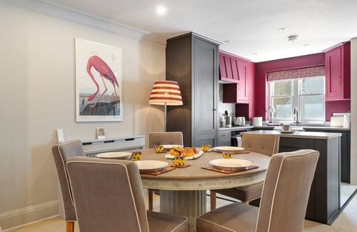 Vincent Square House | Modern 3-floor open plan townhouse with patio