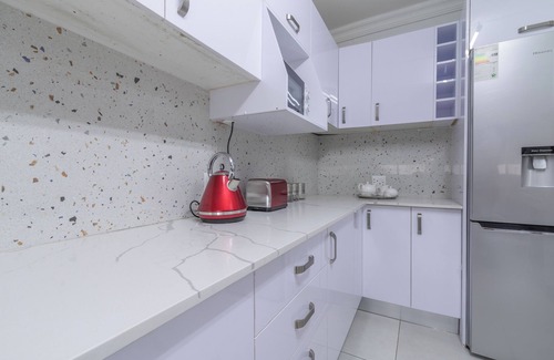 Kempton Park House | Modern 3bed House - Johannesburg Airport - In Security Complex with Pool