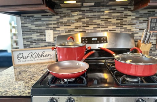Elizabeth Apartment | Modern 3BR 2BA Near EWR & NYC +Parking