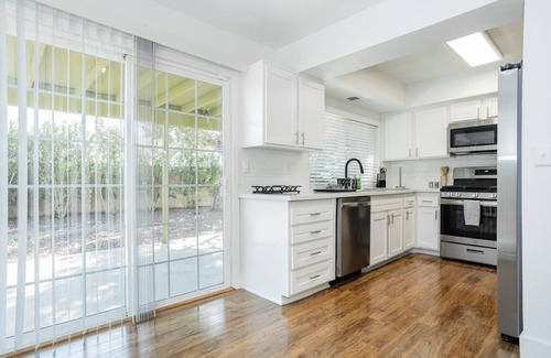 Las Vegas House | Modern 3BR & 2Bath Home away from Home