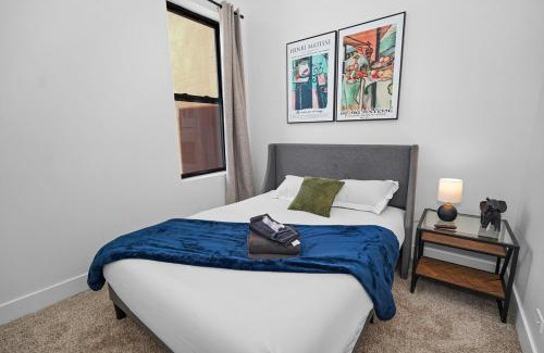 Near South Side Apartment | Modern 3BR 420-Friendly Unit Near McCormick Place, Soldier Field and Lakefront Trail